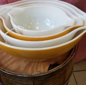 Vintage Pytex Butterfly Gold Cinderella Mixing Bow